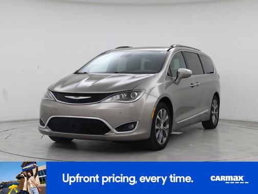 Gold 2017 Chrysler Pacifica Limited