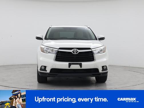 White 2015 Toyota Highlander XLE
