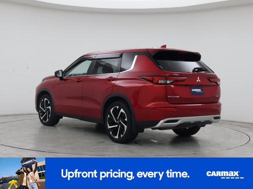 Red 2023 Mitsubishi Outlander SE