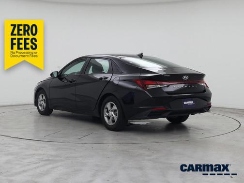 Black 2022 Hyundai ELANTRA SE