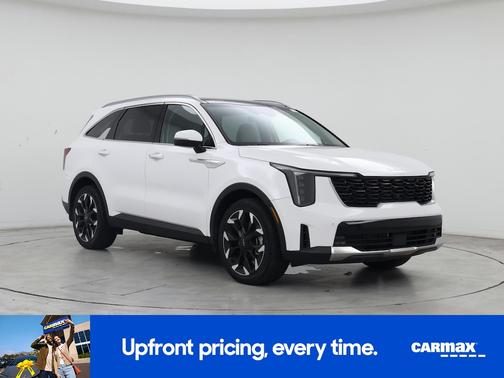 White 2025 Kia Sorento EX