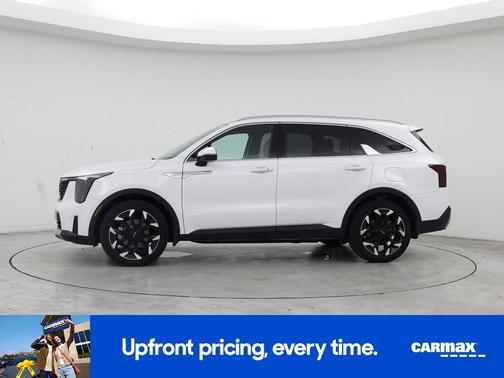 White 2025 Kia Sorento EX