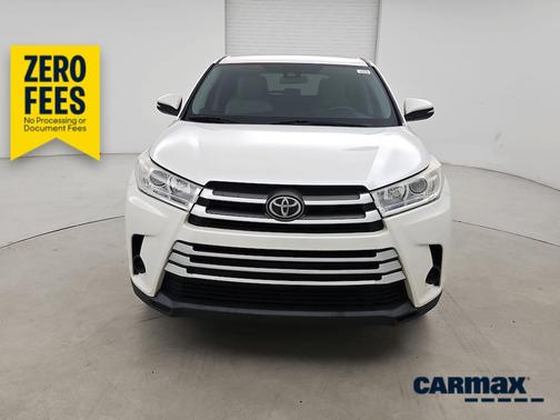 White 2018 Toyota Highlander LE