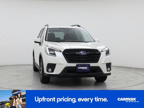White 2023 Subaru Forester Premium