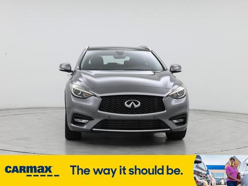 2017 INFINITI QX30 Premium