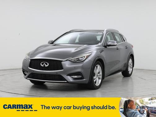 2017 INFINITI QX30 Premium