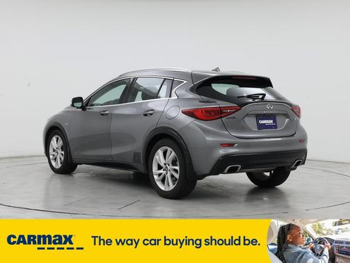 2017 INFINITI QX30 Premium