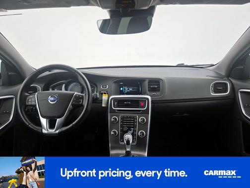 2016 Volvo V60 Cross Country T5