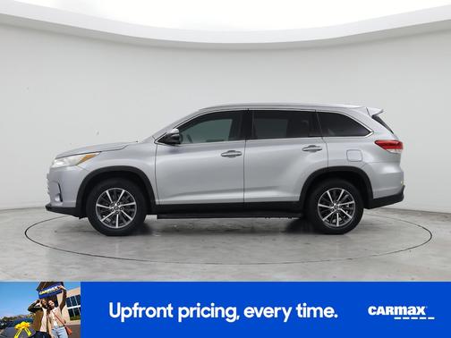 Gray 2019 Toyota Highlander XLE