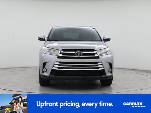 Gray 2019 Toyota Highlander XLE