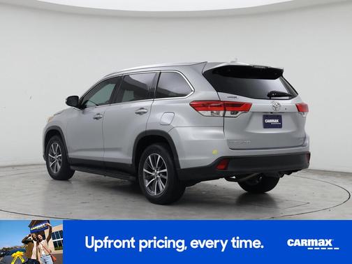 Gray 2019 Toyota Highlander XLE