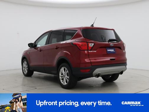 Red 2019 Ford Escape SE