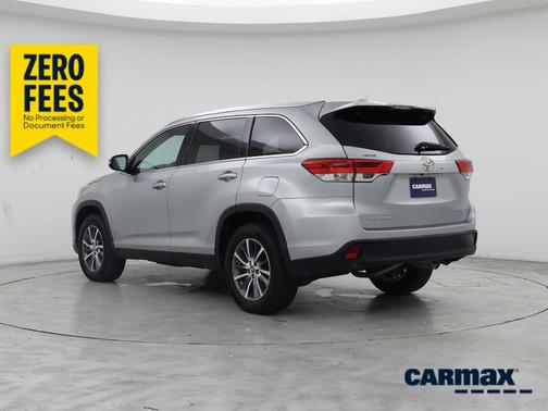 Silver 2019 Toyota Highlander XLE