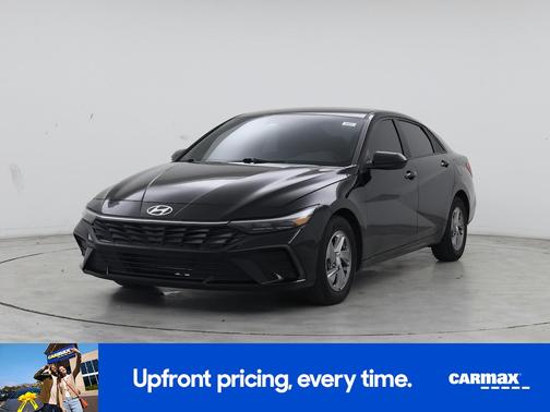 Black 2024 Hyundai ELANTRA SE