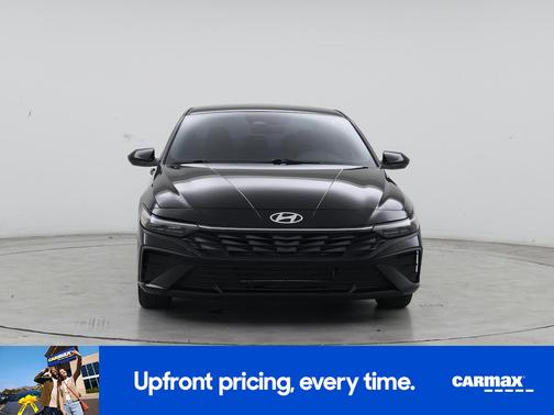 Black 2024 Hyundai ELANTRA SE