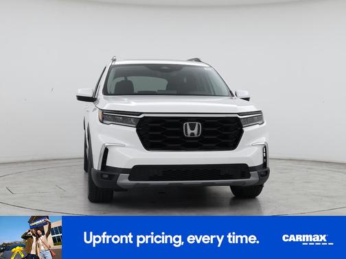 White 2023 Honda Pilot Touring