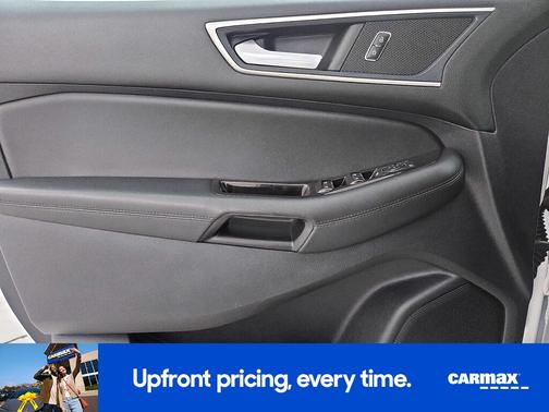 White 2019 Ford Edge SEL