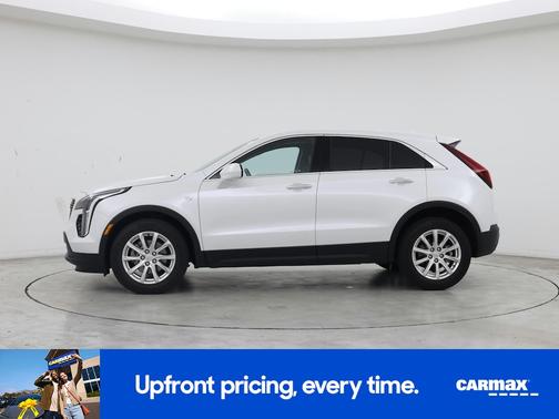 White 2023 Cadillac XT4 Luxury