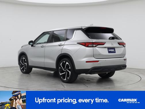 Silver 2022 Mitsubishi Outlander ES