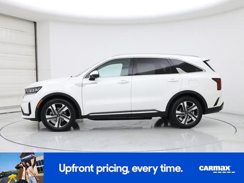 White 2022 Kia Sorento Plug-In Hybrid SX Prestige