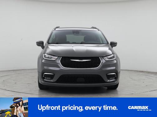 Silver 2022 Chrysler Pacifica Touring L