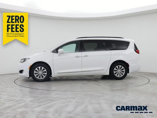White 2017 Chrysler Pacifica Touring L