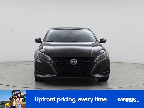 Black 2023 Nissan Altima SR
