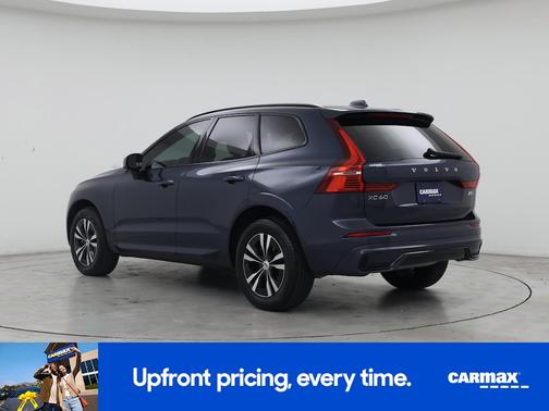 Gray 2024 Volvo XC60 B5 Core Dark Theme