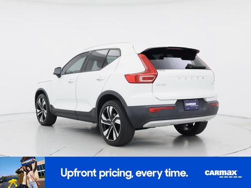 2021 Volvo XC40 T4 Momentum