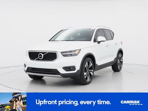 2021 Volvo XC40 T4 Momentum