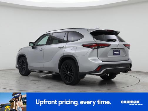 Silver 2025 Toyota Highlander XSE