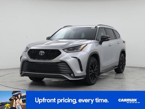 Silver 2025 Toyota Highlander XSE