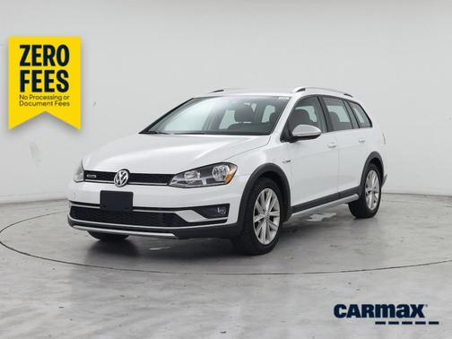 White 2017 Volkswagen Golf Alltrack S