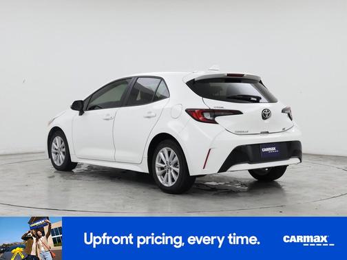 White 2025 Toyota Corolla Hatchback SE