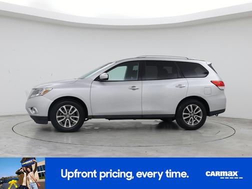 Silver 2016 Nissan Pathfinder SV