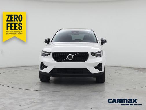 White 2023 Volvo XC40 B4 Plus Dark Theme