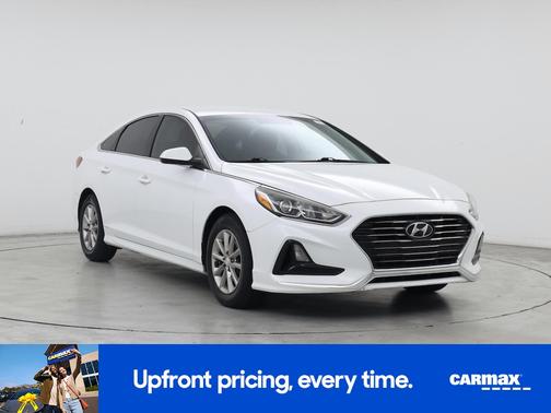 White 2018 Hyundai SONATA SE