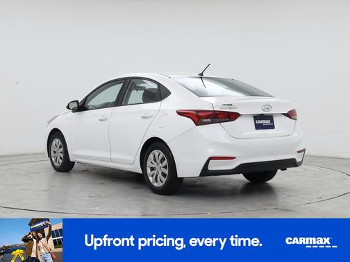 White 2018 Hyundai Accent SE