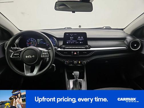 White 2022 Kia Forte LXS