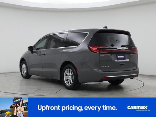 Gray 2025 Chrysler Pacifica Select