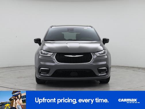 Gray 2025 Chrysler Pacifica Select