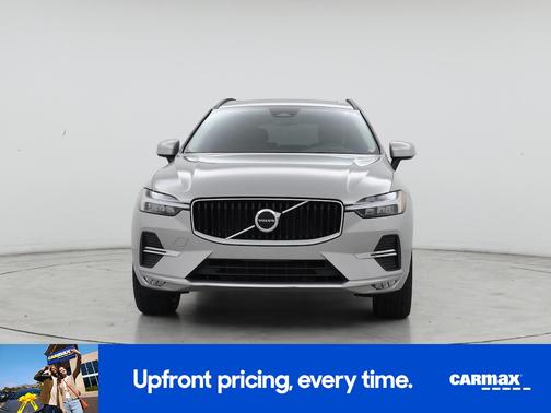 2022 Volvo XC60 B5 Momentum