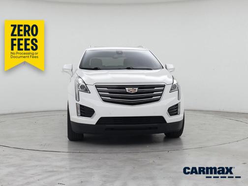 White 2017 Cadillac XT5 Luxury