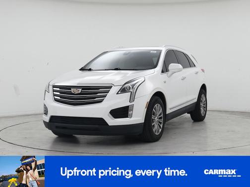 White 2017 Cadillac XT5 Luxury