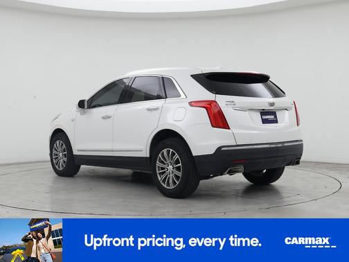 White 2017 Cadillac XT5 Luxury