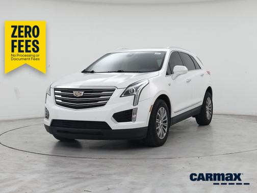 White 2017 Cadillac XT5 Luxury