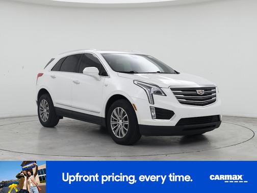 White 2017 Cadillac XT5 Luxury