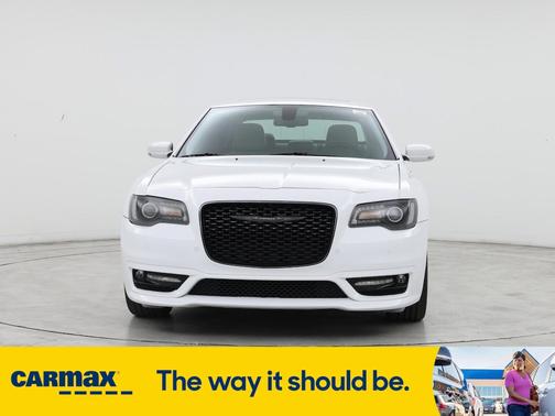 2022 Chrysler 300 Touring L