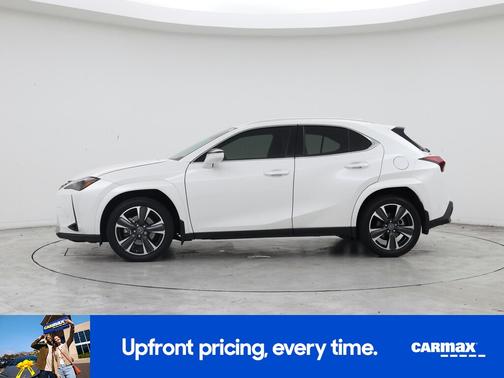 White 2024 Lexus UX 250h Premium