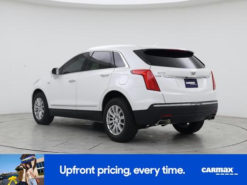 White 2017 Cadillac XT5